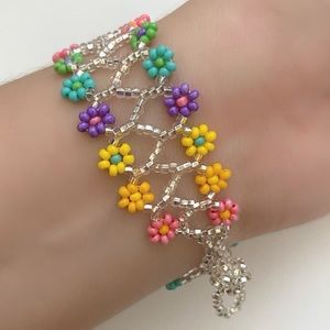 Thin flowery bracelet